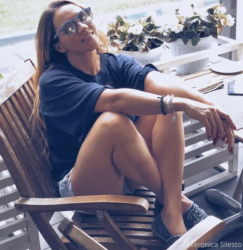 Veronica silesto new. Veronica silesto. Veronica silesto new. Veronica silento video. Veronica silesto green party.