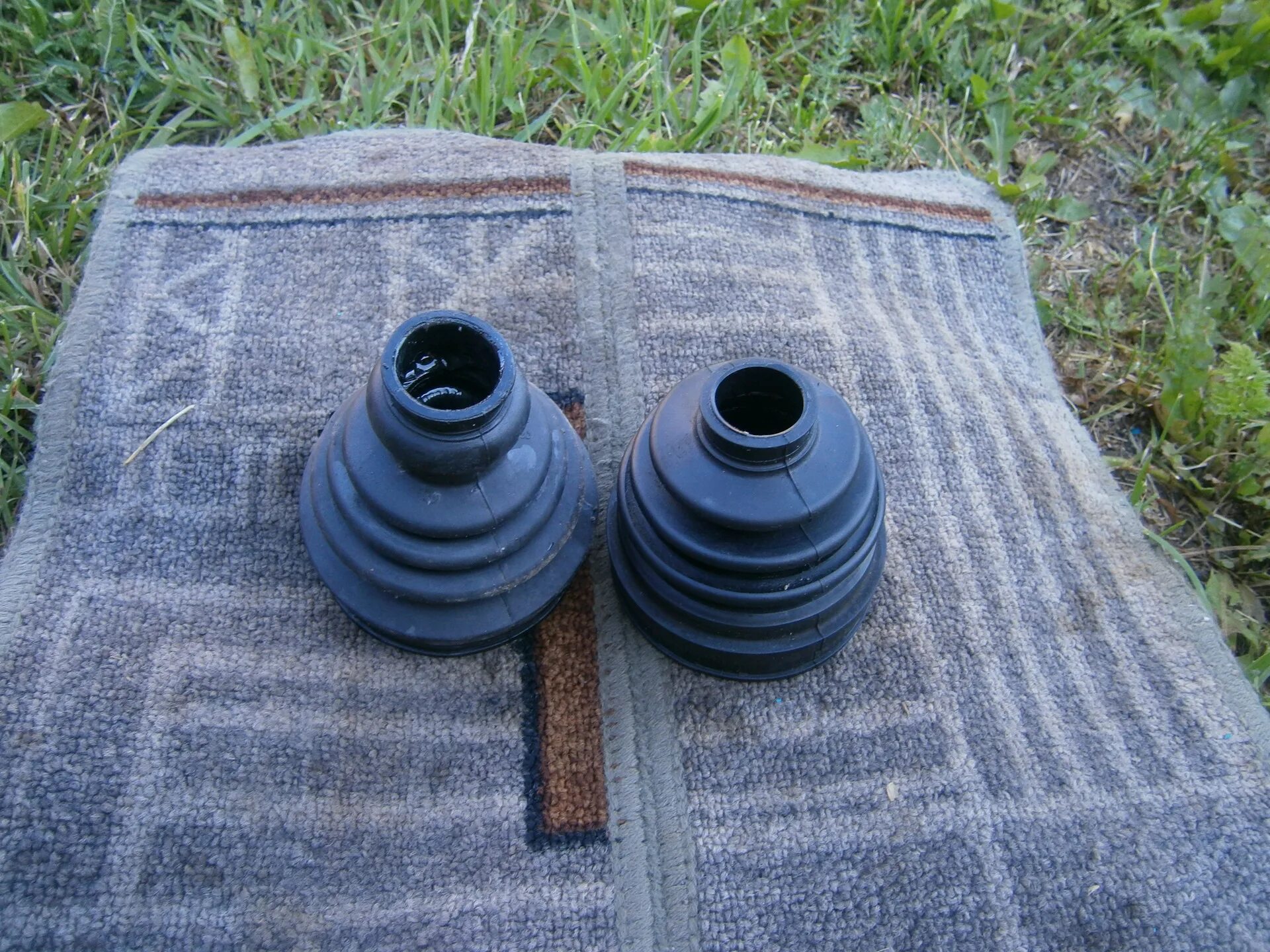 Ауди а4 пыльник внутреннего шруса артикул. 3b0498203f. Пыльник шруса vag 8r0498203. Пыльник рулевой рейки фольксваген транспортер т4. Пыльник фольксваген.