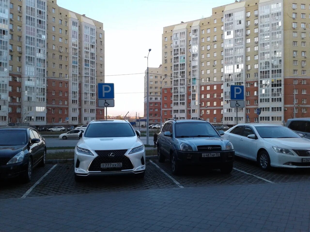 Омск авто собственник. Автосалон барс. Заз кузовной цех. Машины в омске. Омск авто собственник.