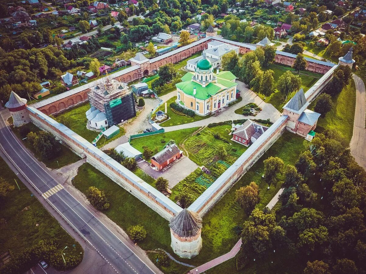 Зарайский кремль (г. Зарайск купеческая застройка. Никольский собор зарайск. Жизнь зарайска. Зарайский кремль коломна.