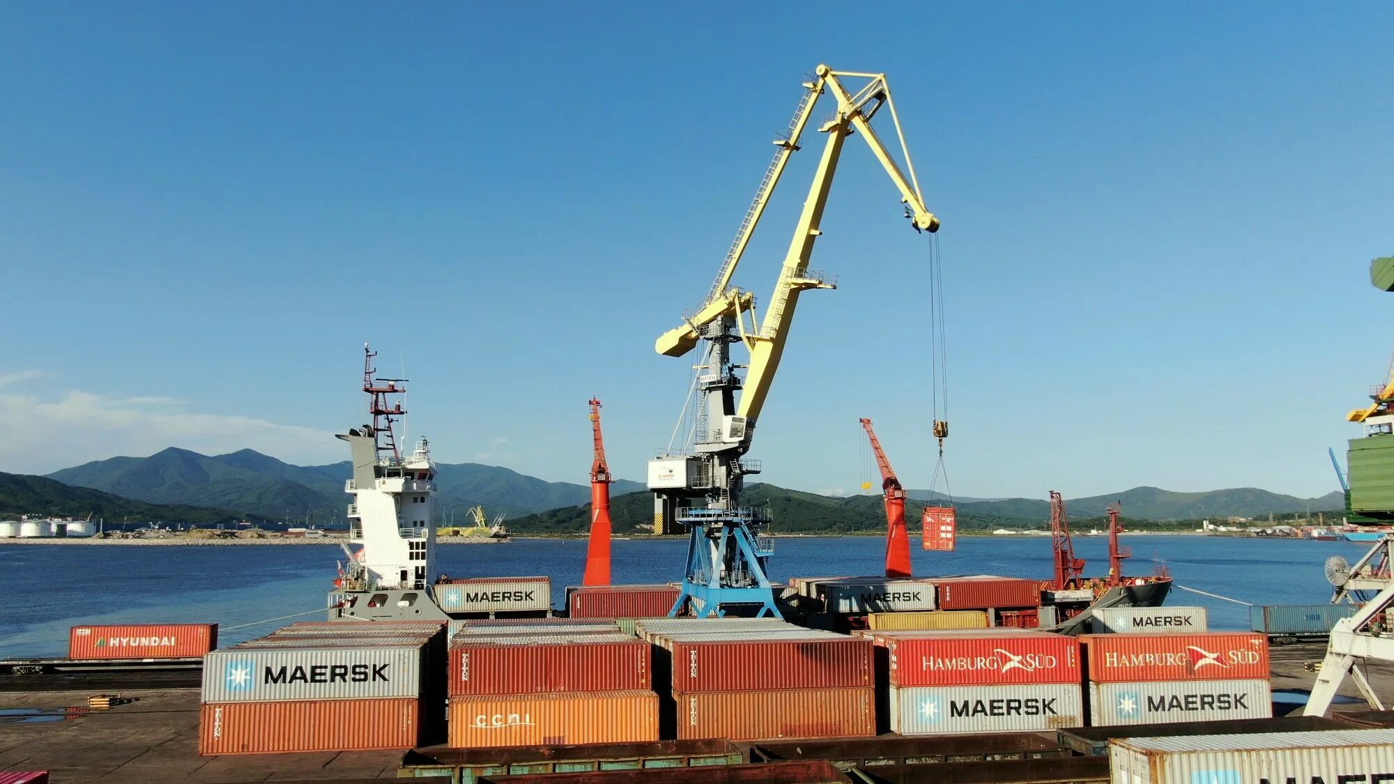 Транснефть порт козьмино. Морской нефтеналивной порт приморск. Приморский владивосток порт. Судостроительный комплекс «звезда» (сск «звезда»). Предприятия приморска.