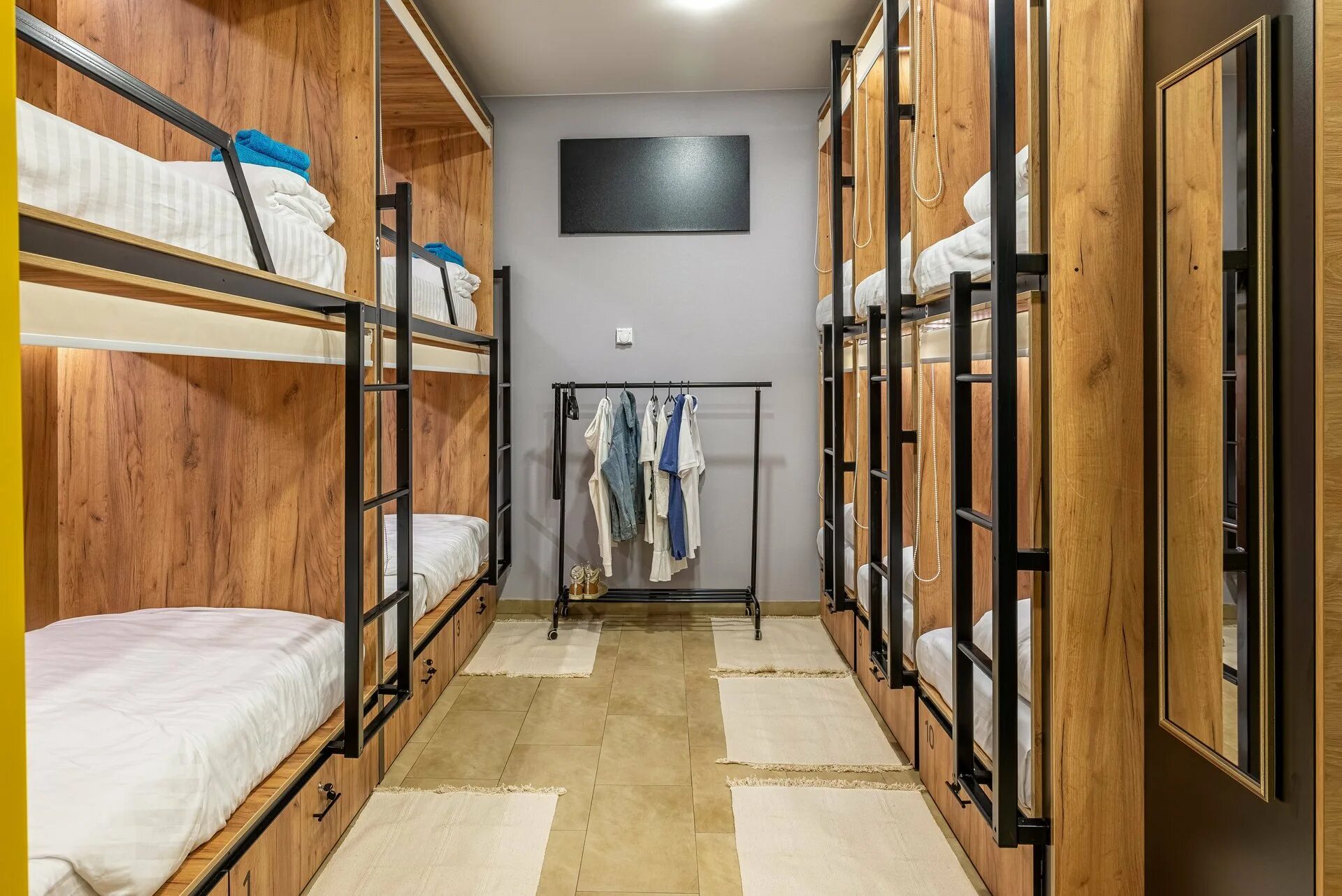 хостел ривьерский. Hiloft hostel chernomorskaya 15/1, сочи. хостел олимп сочи. хостел чили в сочи. сочи альпийская 16/8 хостел.