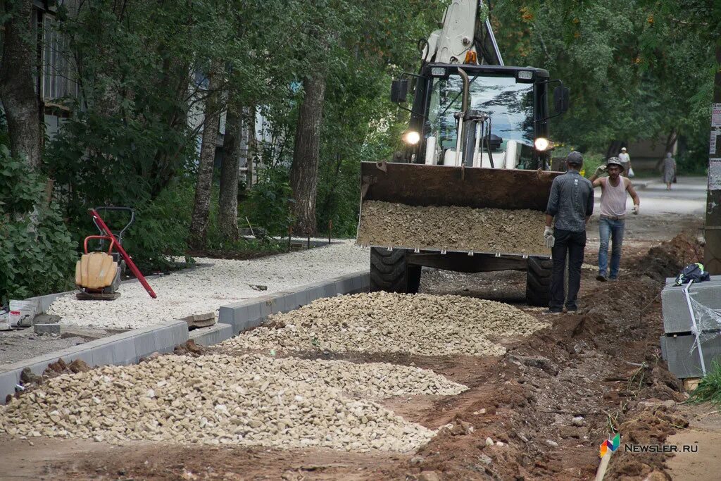 Киров работа рабочим. Киров благоустройство. комфортная городская среда киров. киров благоустройство дворовых территорий. комфортная городская среда 2017 киров.