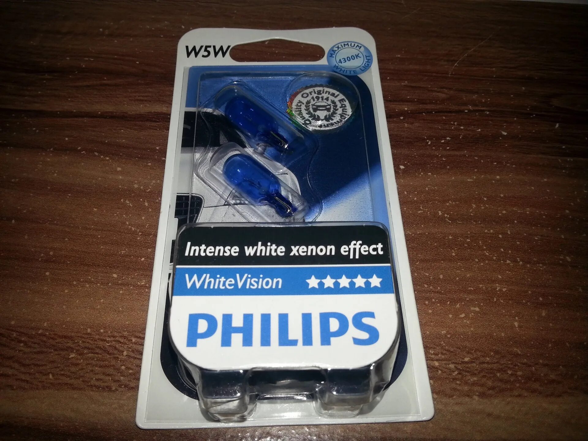 Philips w5w led. Габаритные лампы Филипс w5w Vision. Лампочки Philips White Vision Ultra w5w. Philips Blue Vision w5w.