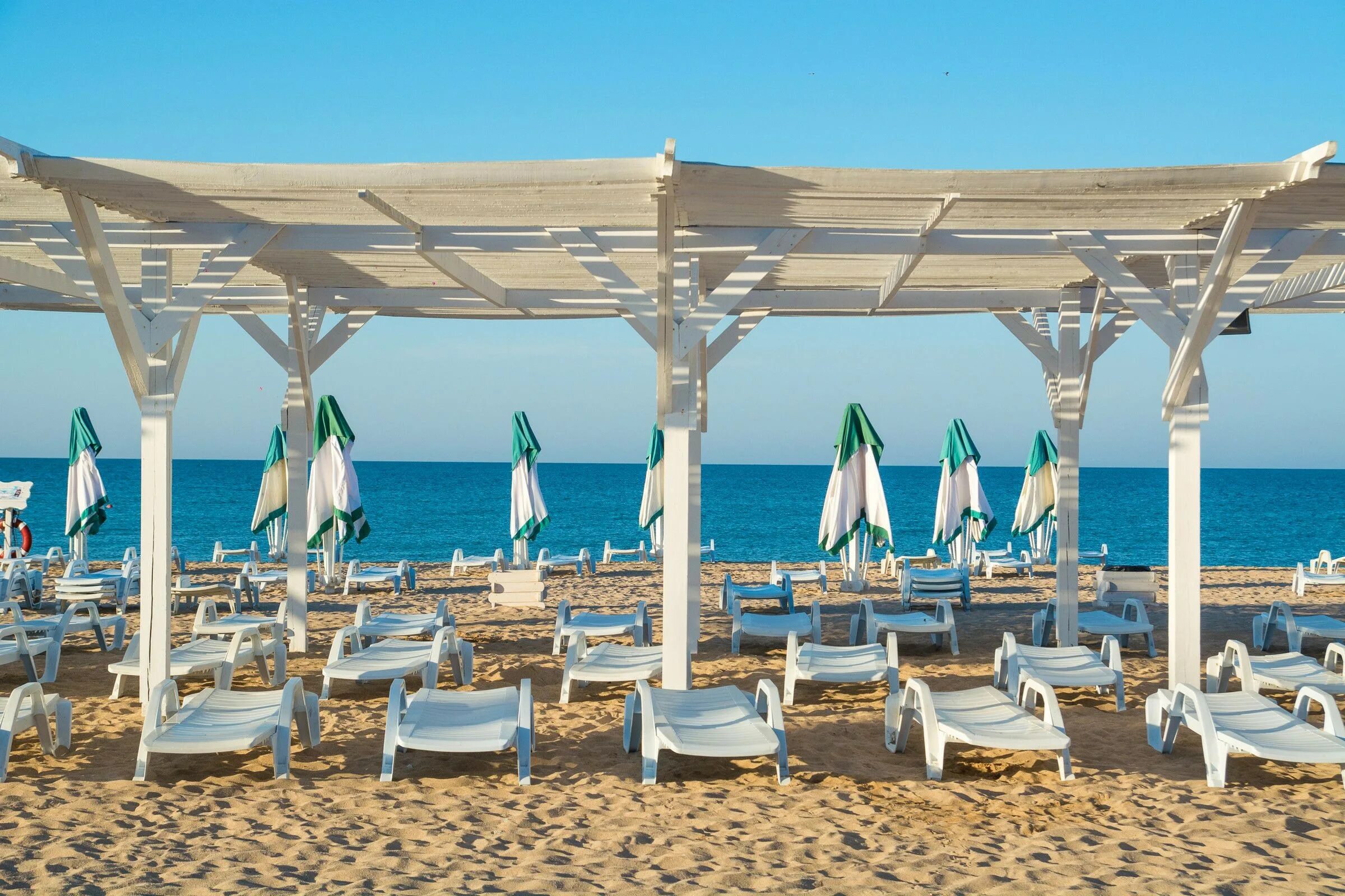 симферопольская 85 евпатория. жилье у моря с песчаным пляжем. крым пляж лазурный берег евпатория. пляж астерас евпатория. евпатория пляж.