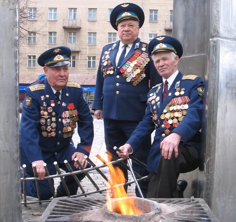 Ветеран афганской войны десантник. Ветераны воздушно-десантных войск. Ветераны в парадной форме. Офицеры ветераны.