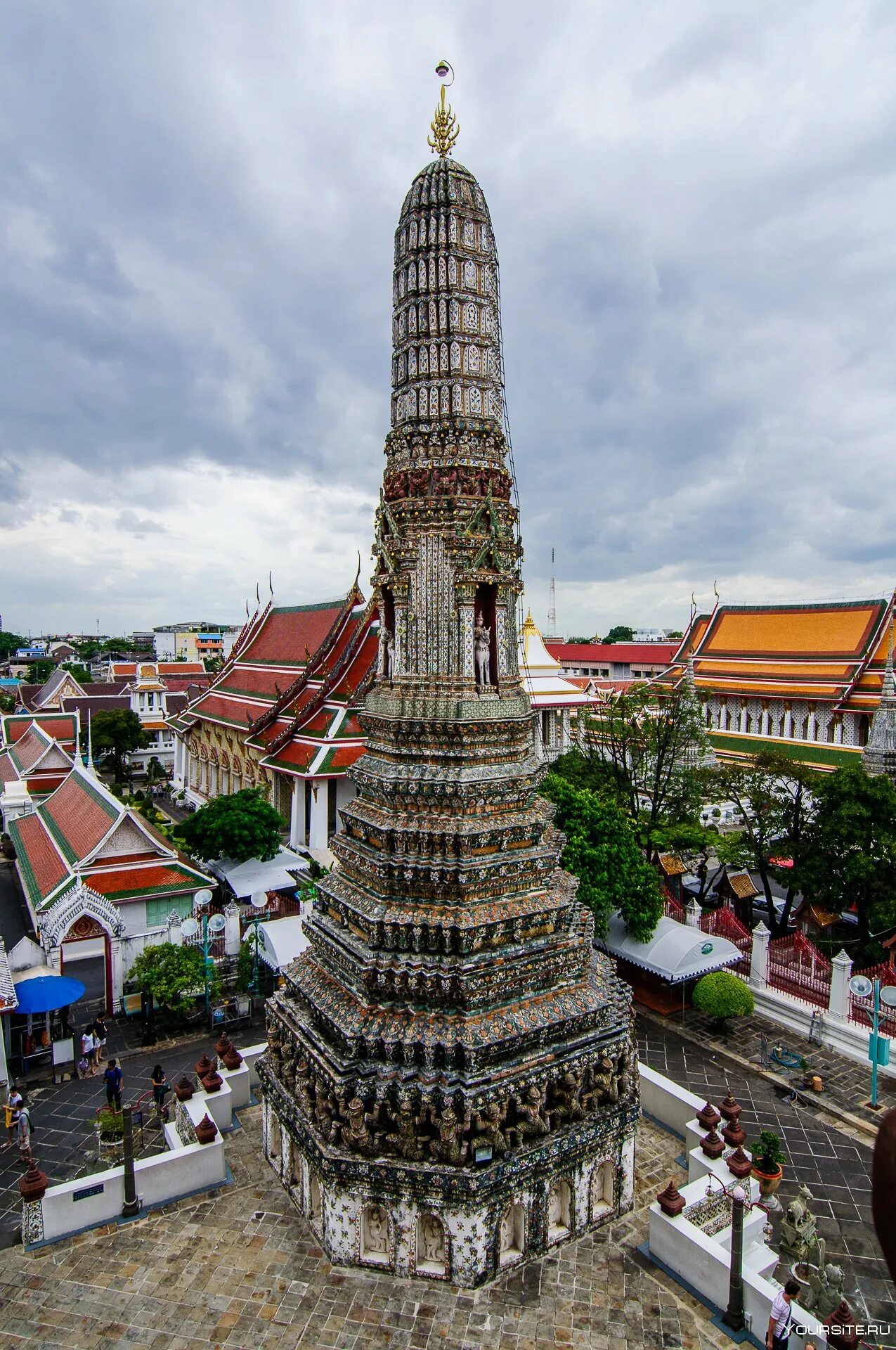 Храм утренней зари (wat Arun). Ват Арун Бангкок. Храм ват Арун. Храм ват Арун (утренней зари), Бангкок, Таиланд..