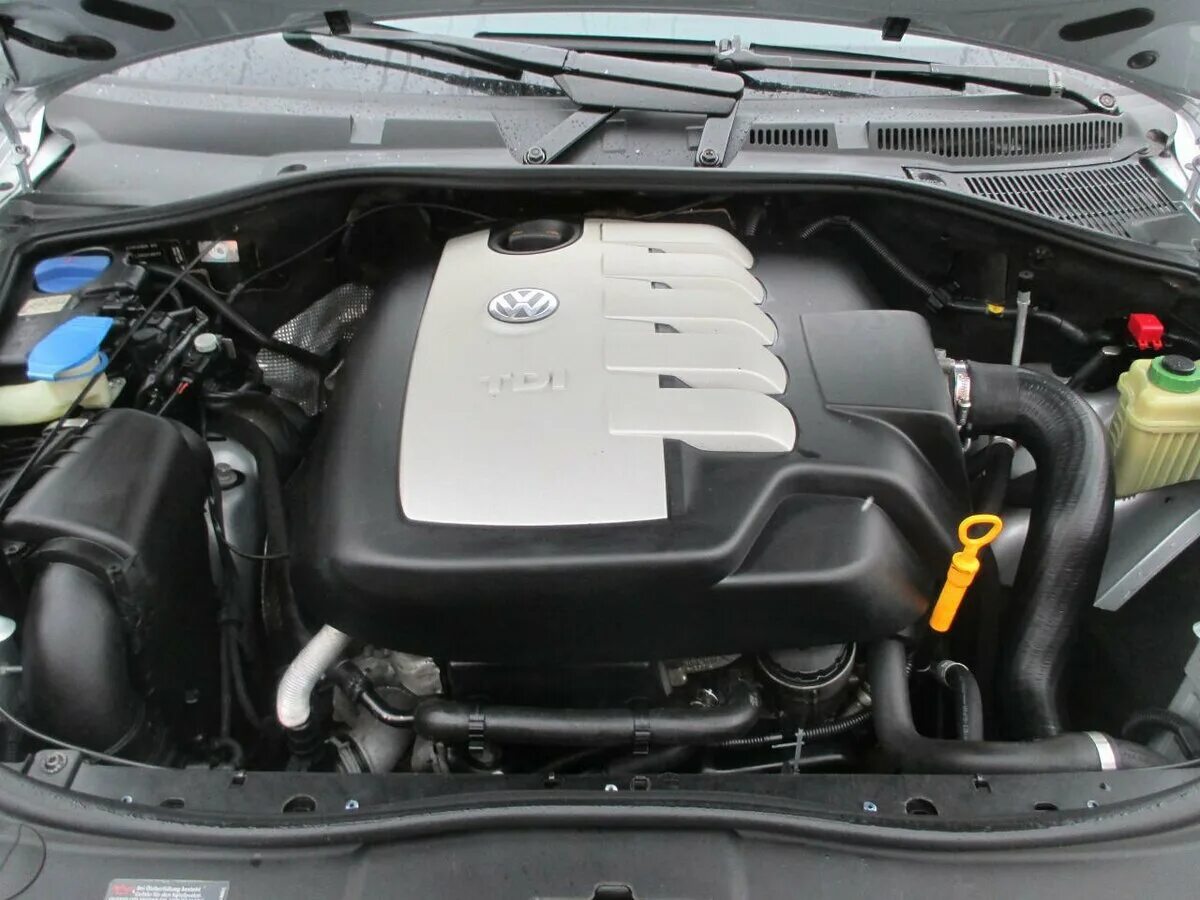 Туарег 2.5 дизель. Volkswagen Touareg 2.5 TDI. Двигатель Volkswagen Touareg. Фольксваген Туарег 2008 2.5. Фольксваген 3 литра дизель