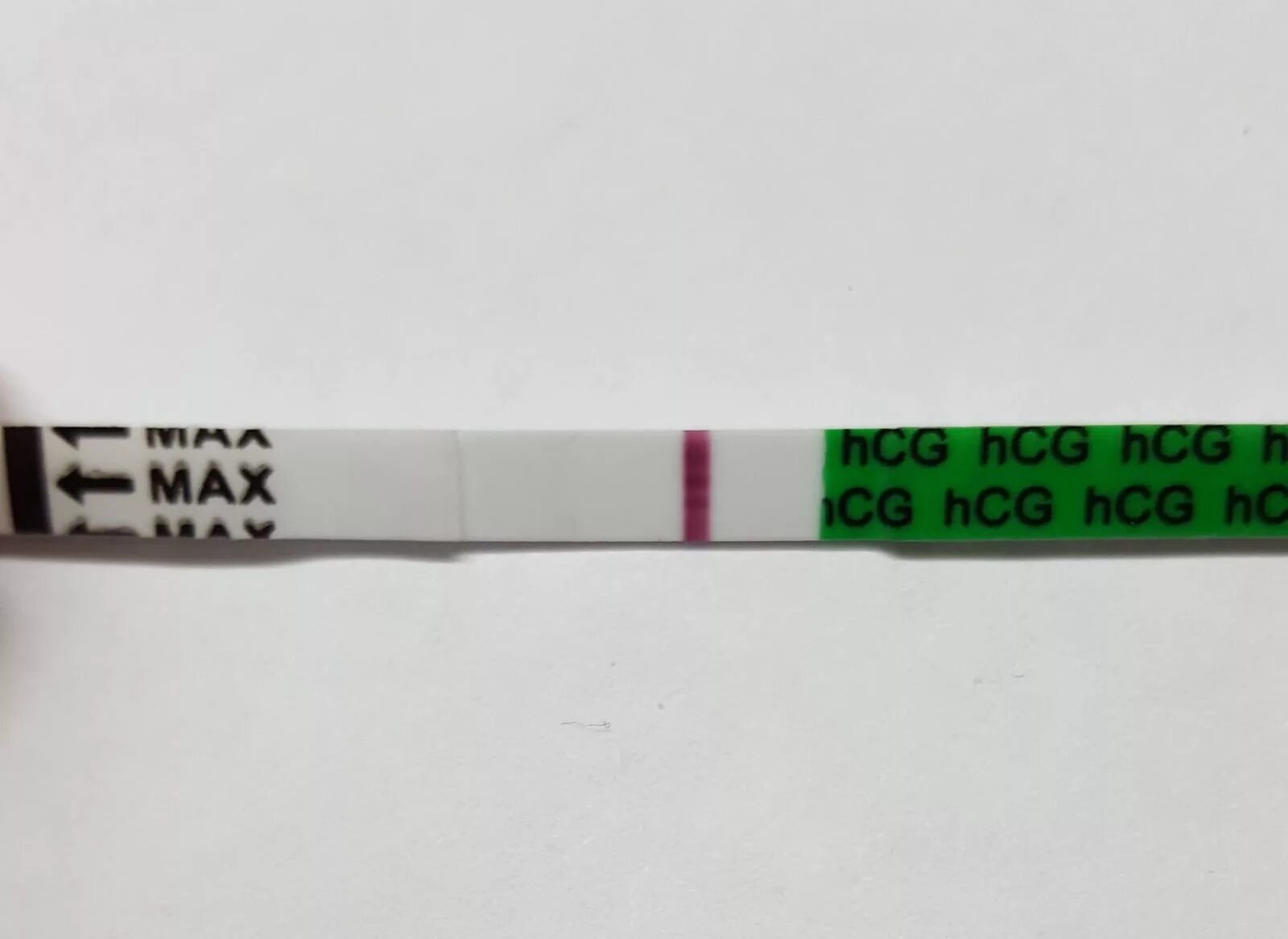Реагент форум. Тест HCG 2 полоски. Реагент тест на беременность. Тест полоска реагент или нет. Положительный тест или реагент.