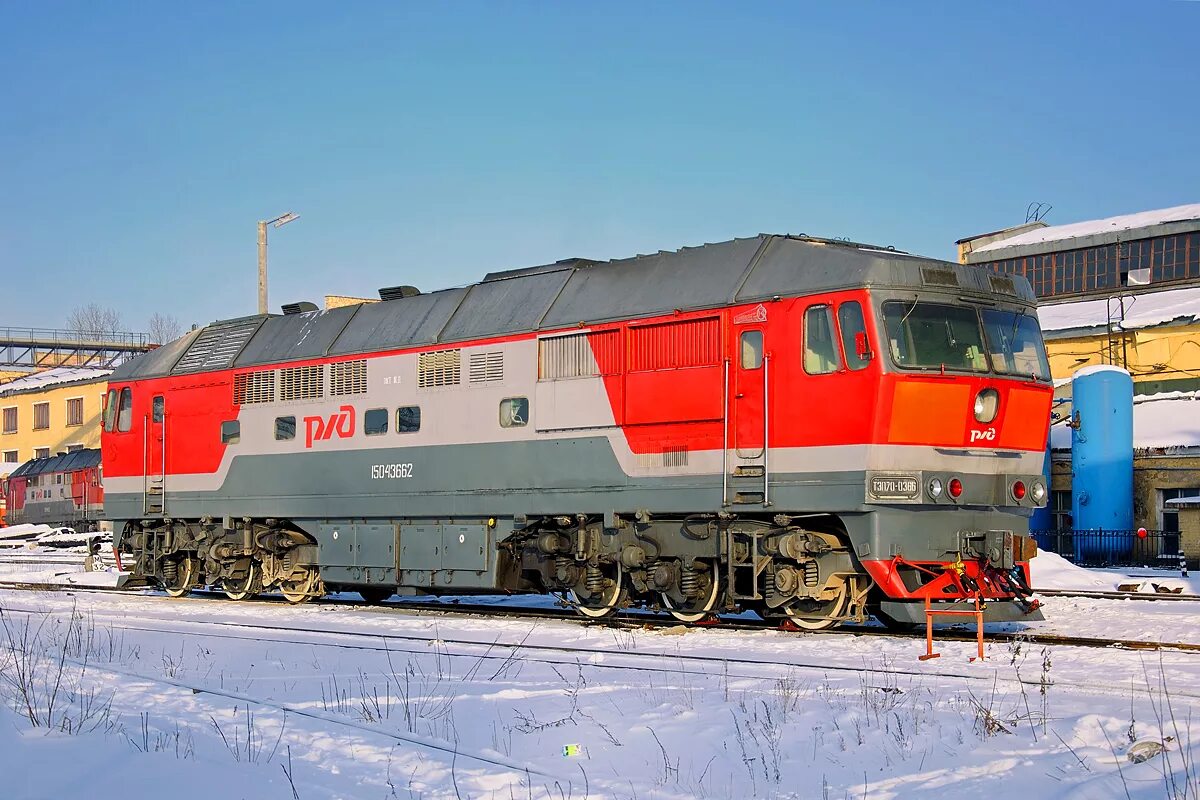 Электровоз запуск. Пассажирский тепловоз тэп70. Пассажирский тэпловоз ТЭП 70бс. Тэп70 тепловоз грузовой. Тэп70 0007.