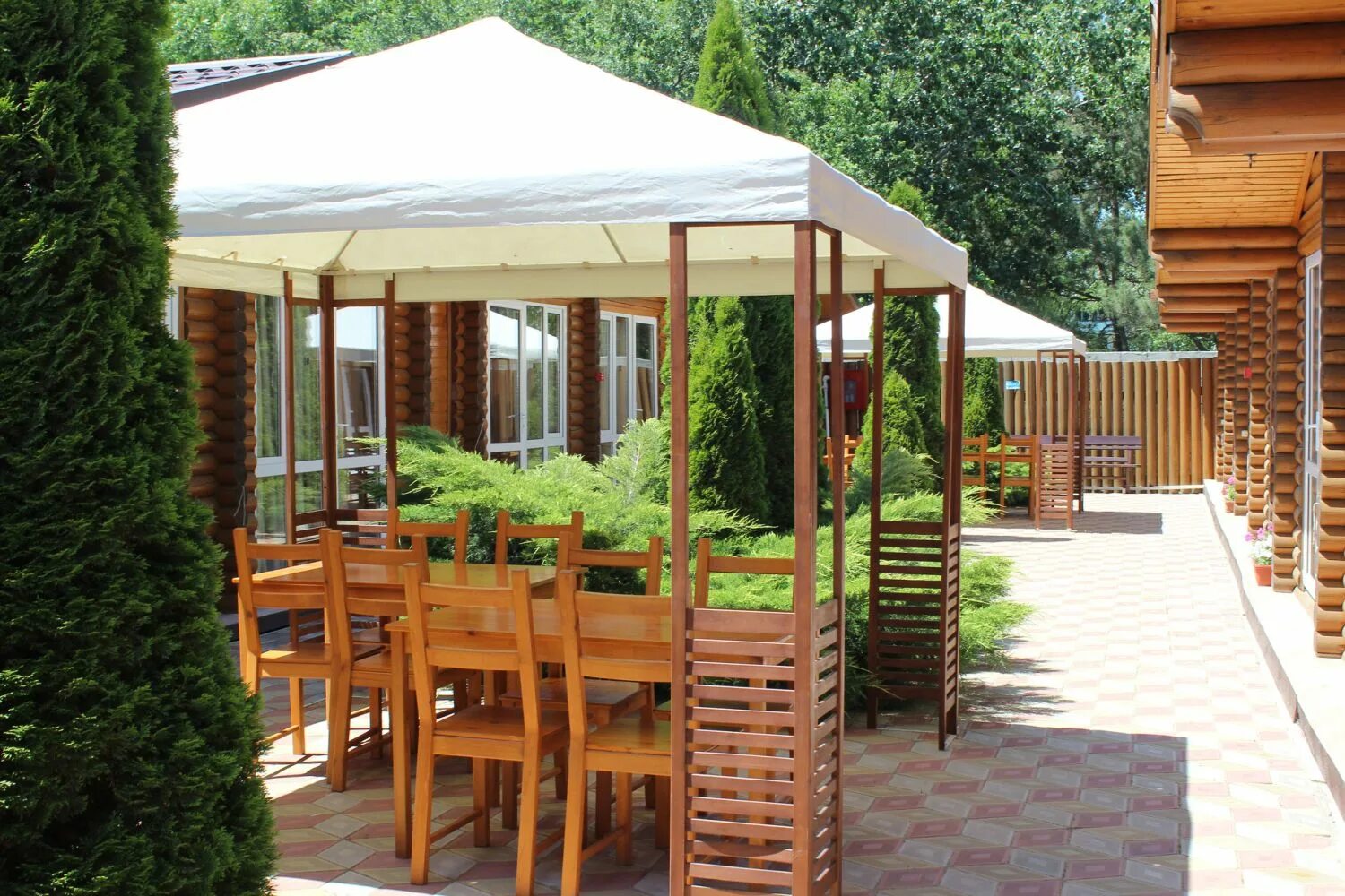 Тихий дворик джемете анапа база отдыха море. База тихий дворик джемете. Тихий дворик джемете. Витязево тихий дворик. Чайка анапа джемете.