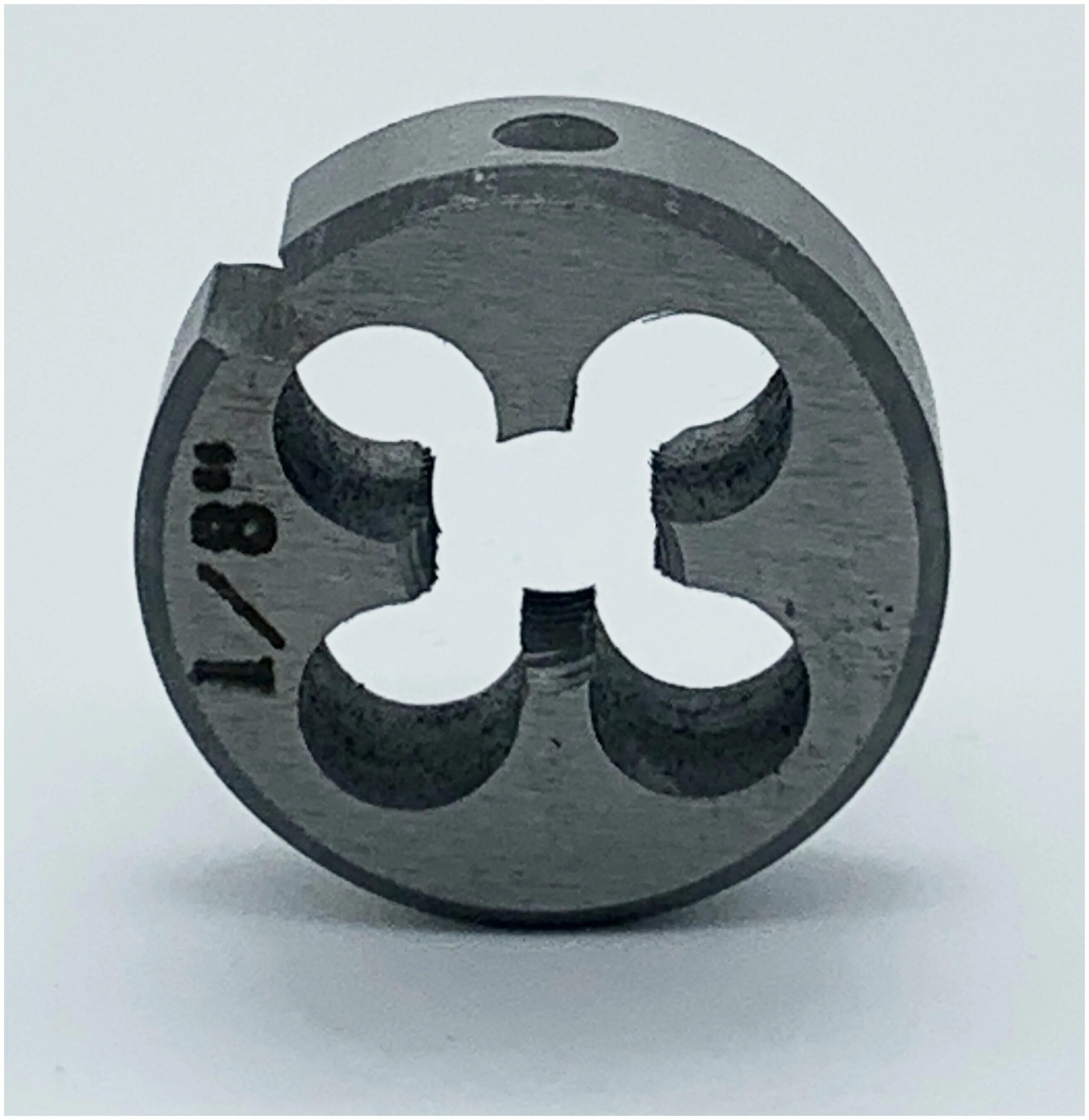 плашка трубная к1/8". трубные лерки. плашкодержатель трубный. плашка трубная 1/2 pc. плашка сибртех 77138.