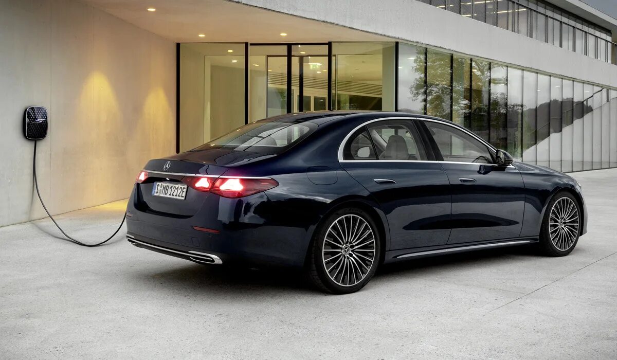 Мерседес e class 2023. Мерседес бенц е 2024. Мерседес бенц е 2024. Mercedes-benz e-class w214 2023. Mercedes e class 2024 amg.