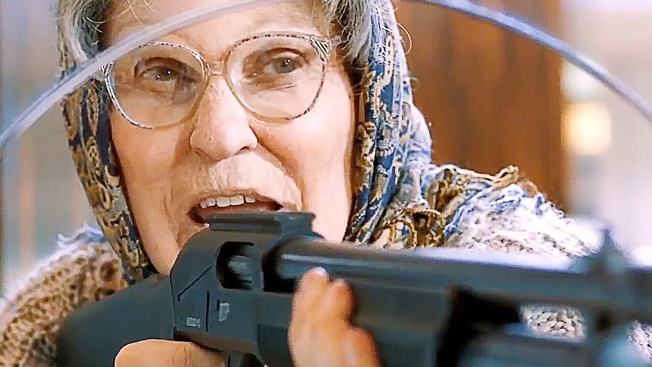 Бабушка лёгкого поведения 2. престарелые Мстители. Бабка с ружьем.