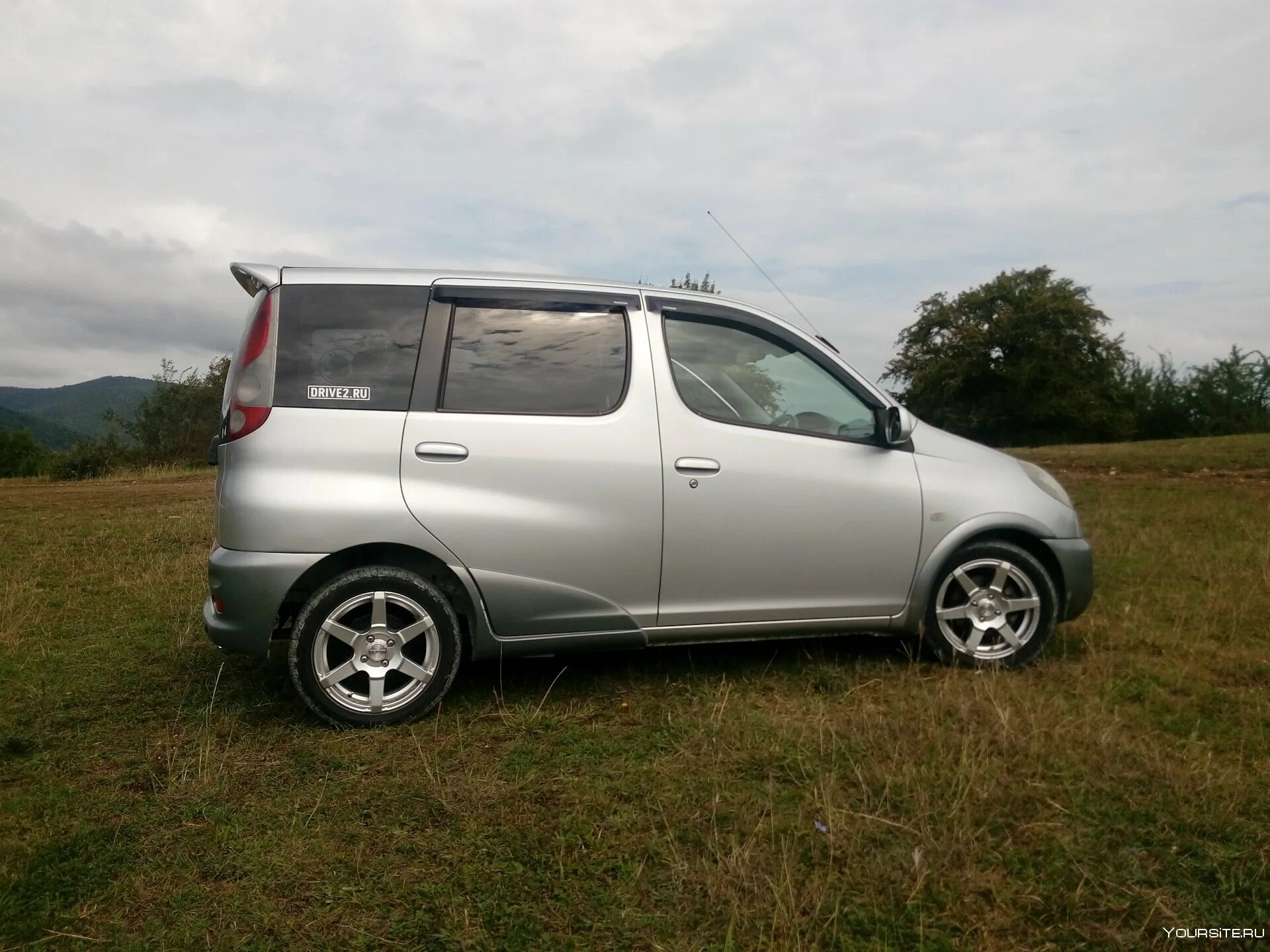 Toyota Funcargo. Funcargo 2. Тойота Функарго 2010. Тойота Функарго белая. Купить toyota funcargo