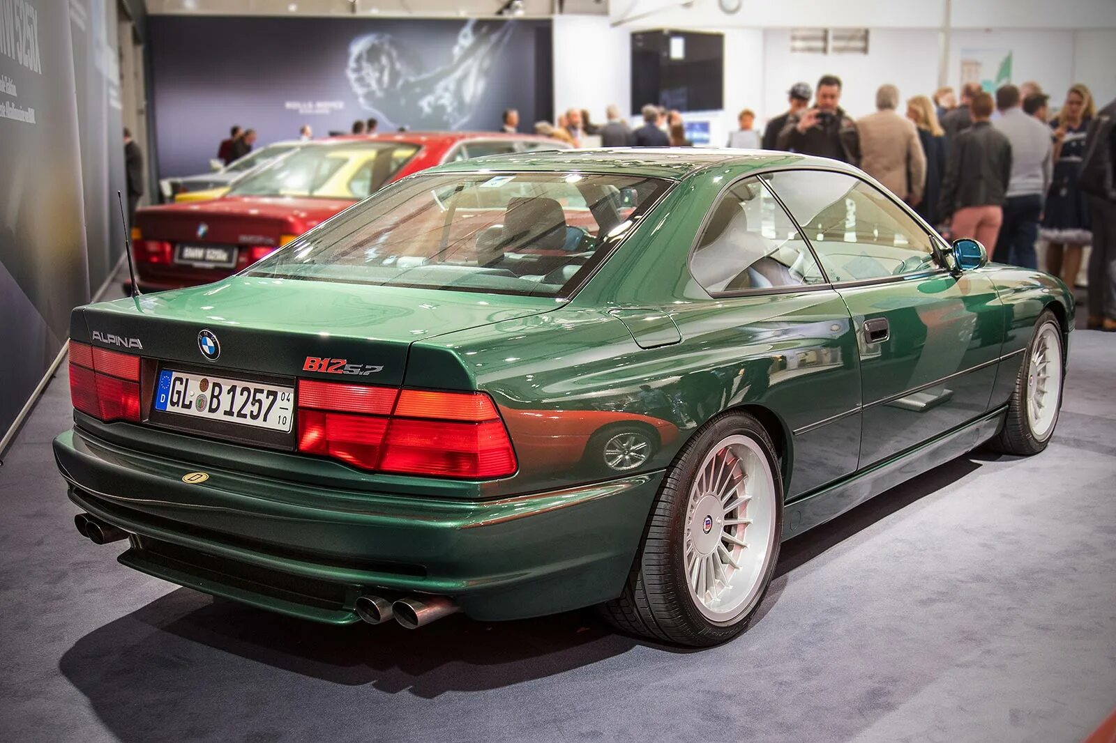 Зеленая 12 б. BMW 850 CSI Alpina. BMW 850 Alpina. BMW 850 CSI Alpina b12. BMW 850 Alpina b12.