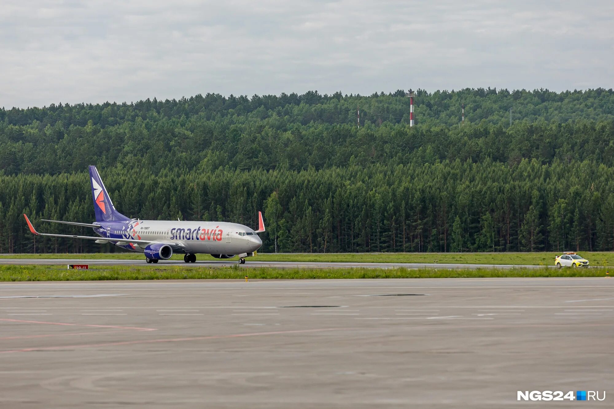 Самолет Смартавиа. Аэропорт Красноярск. Москва с самолета. Московские авиалинии. Открыто авиарейсов