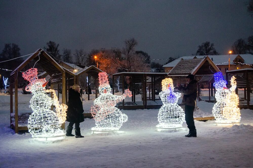Новогодняя елка солнечногорск. Новогодняя елка солнечногорск. Солнечногорск площадь новый год. Новогодняя елка солнечногорск. Солнечногорск новый год.