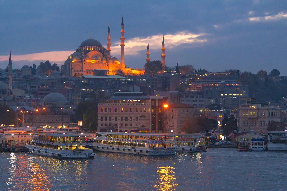 Стамбул времена года. Стамбул Турция. Стамбул Босфор. Стамбул голубая мечеть Босфор. Стамбул набережная Босфора.