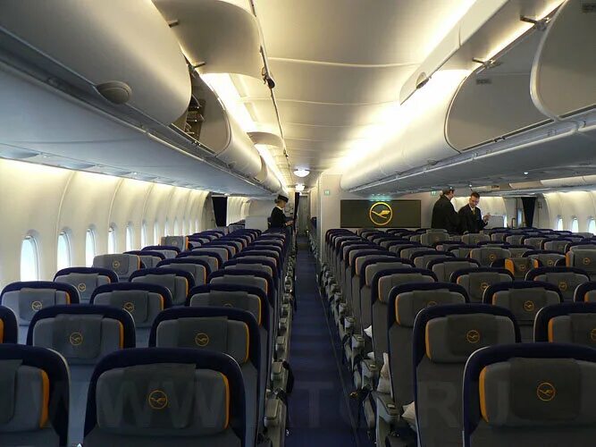 аэробус а380 800. Airbus a380 вместимость. самолет эрбас а380. 380 самолет а380. пассажир аэробуса.