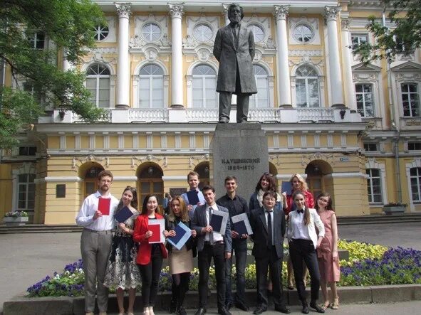 Институт имени Герцена Санкт-Петербург. ЛГПИ имени Герцена. Педагогический вуз Питер им Герцена. ЛГПИ им Герцена исторический Факультет. Факультеты института иностранных языков