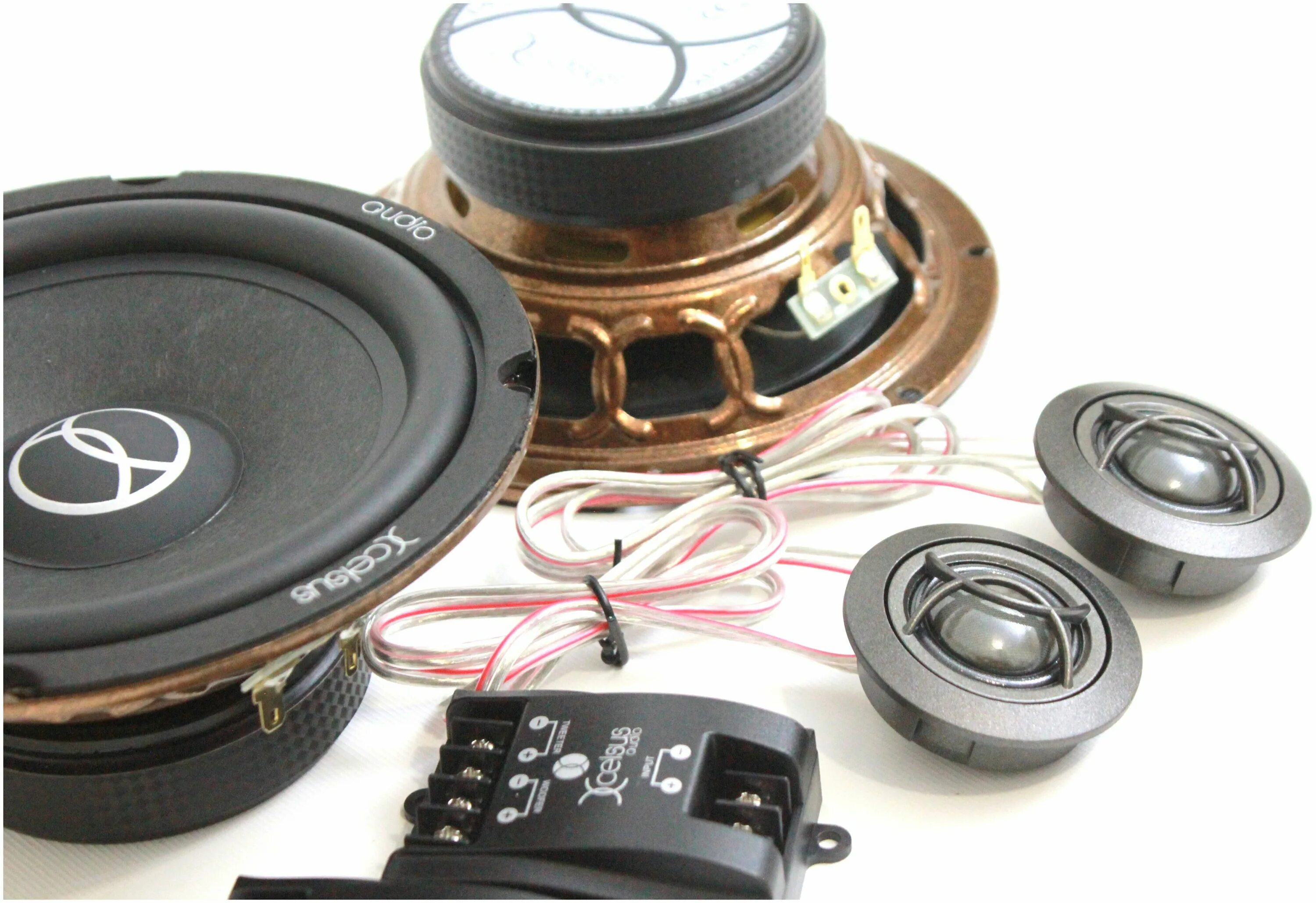 хорошие динамики для авто без усилителя. хорошие динамики для авто без усилителя. автомобильная колонка jbl gto938. автомобильная акустика genesis s16a. усилитель звука алпайн 4 канальный.