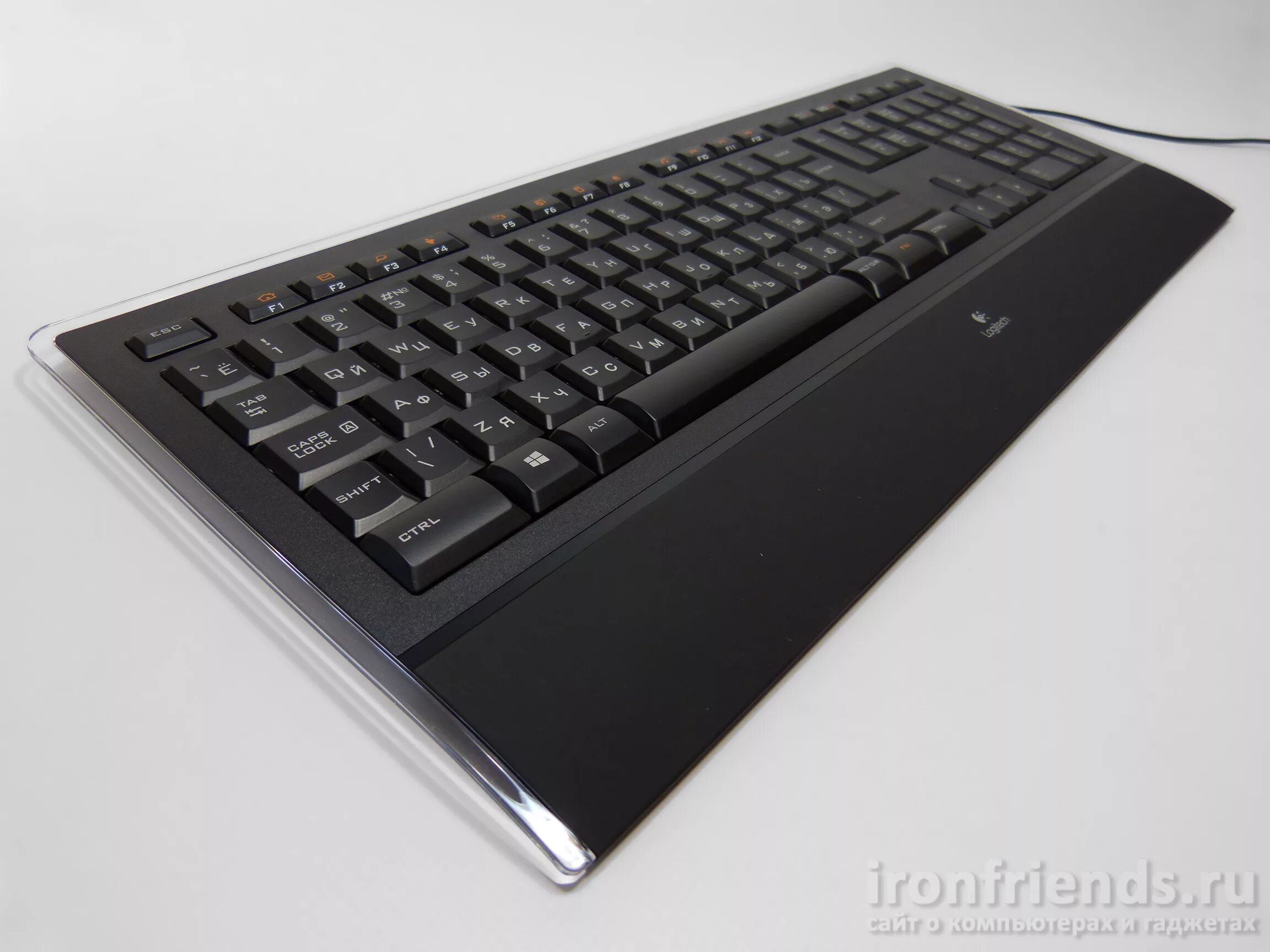 Logitech k740