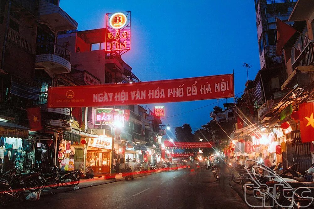 Трейн стрит в Ханое. Ханой фото улиц города. Шелковая улица в Ханое. Ханой сити