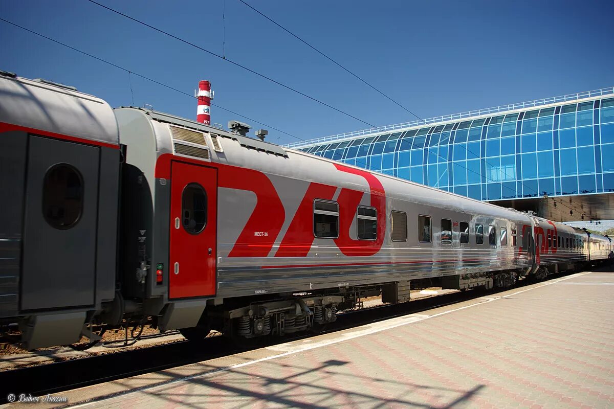 Фирменный поезд урал 015е екатеринбург москва. Поезд малахит 049е екатеринбург. Скоростная магистраль москва казань екатеринбург схема. Железная дорога екатеринбург москва. Поезд 015е урал премиум екатеринбург москва.