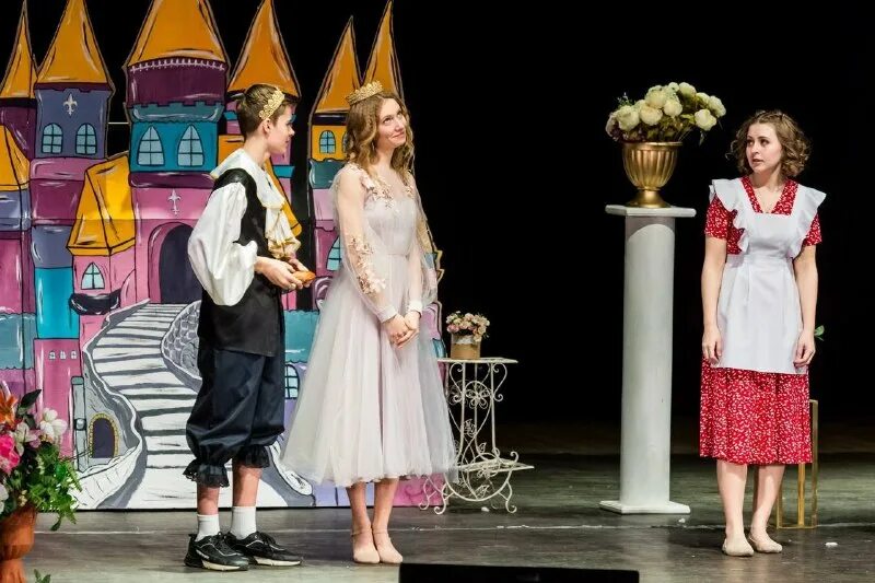 Дом молодежи пушкин. Дом молодёжи приморского района санкт-петербурга на королева. Королёва 32 тренижёрный зал спб. Королева 32 спб. Стригуновский дк.