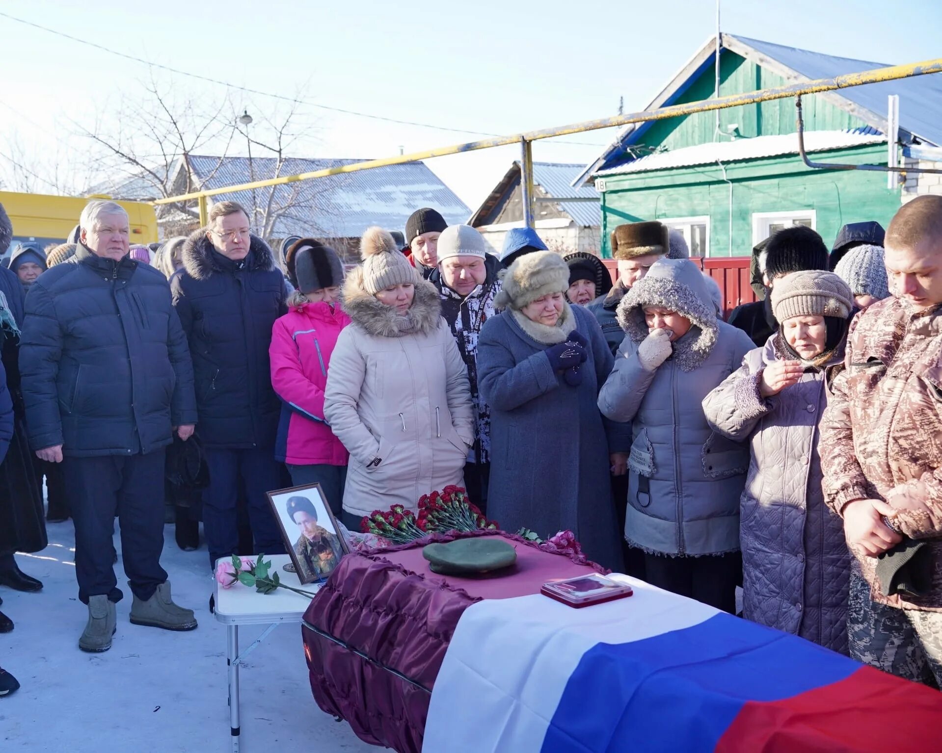 Похороны солдат погибших. Похороны в Коркино мобилизованных. В Самаре простились с погибшими в Макеевке.