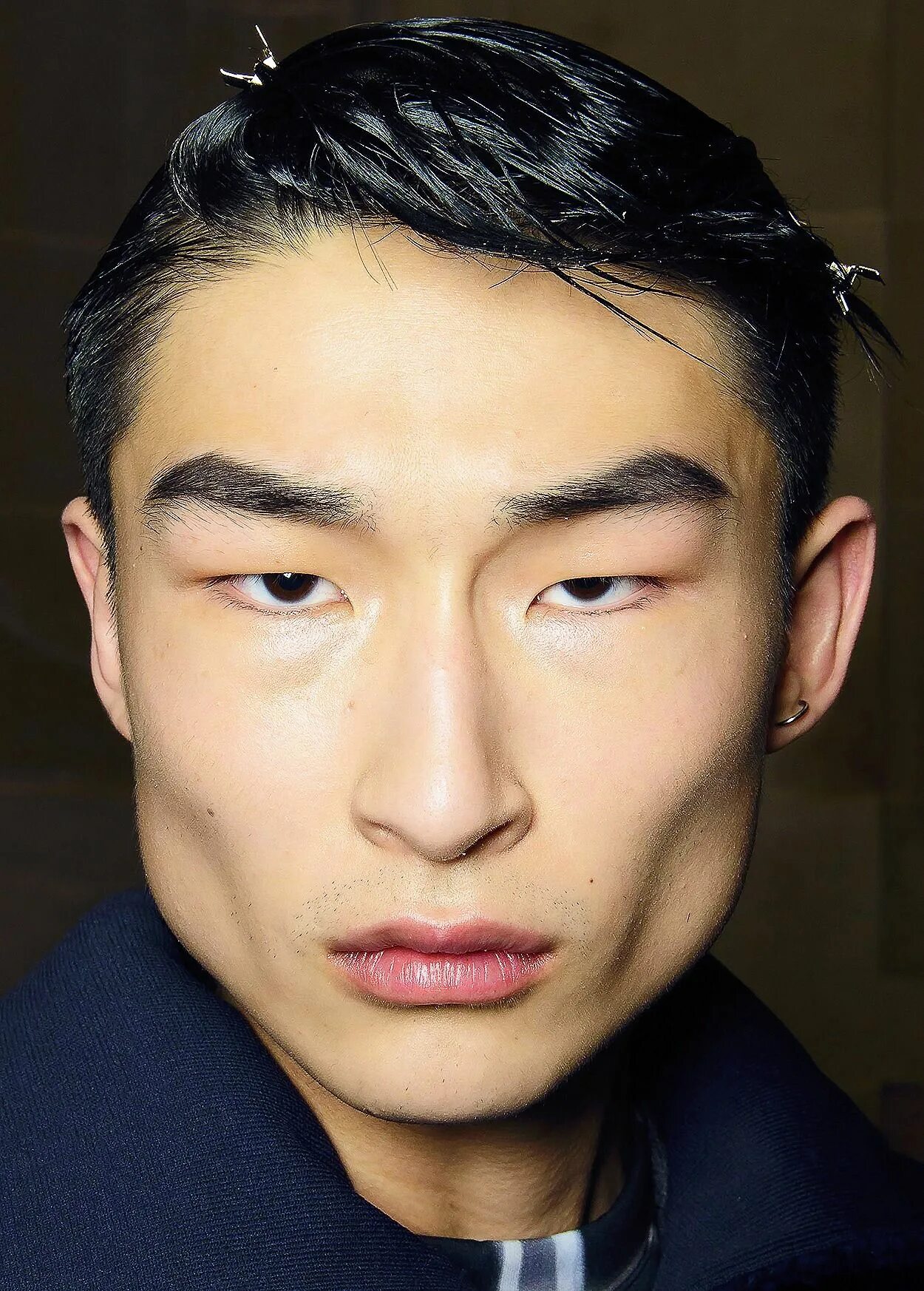 Про узкоглазую. Sang Woo Kim. Sang Woo Kim модель. Узкие глаза мужские. Азиатская внешность мужчин.