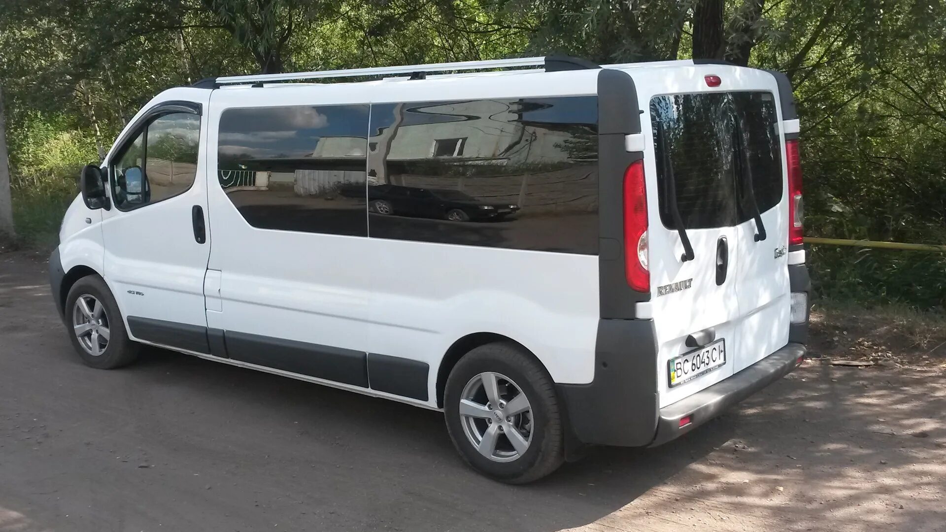 Рено трафик 2.5. Renault Trafic 2.5 Generation. Рено трафик белый. Рено трафик 2006. Бусик Рено трафик.