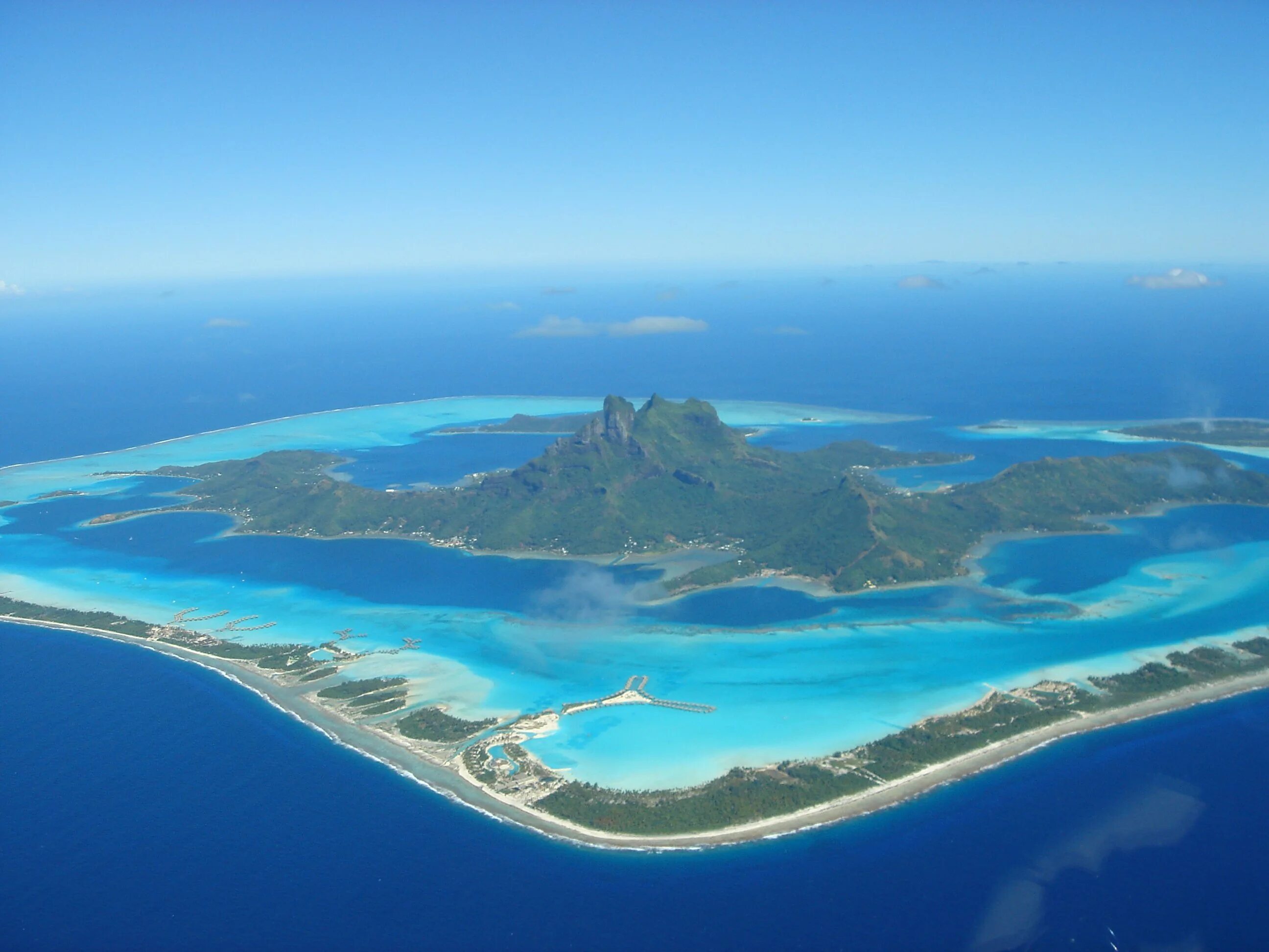 Второй остров в мире. Атолл Бора-Бора. Bora Bora остров. Французская Полинезия Атоллы. Остров Бора-Бора (Bora-Bora).