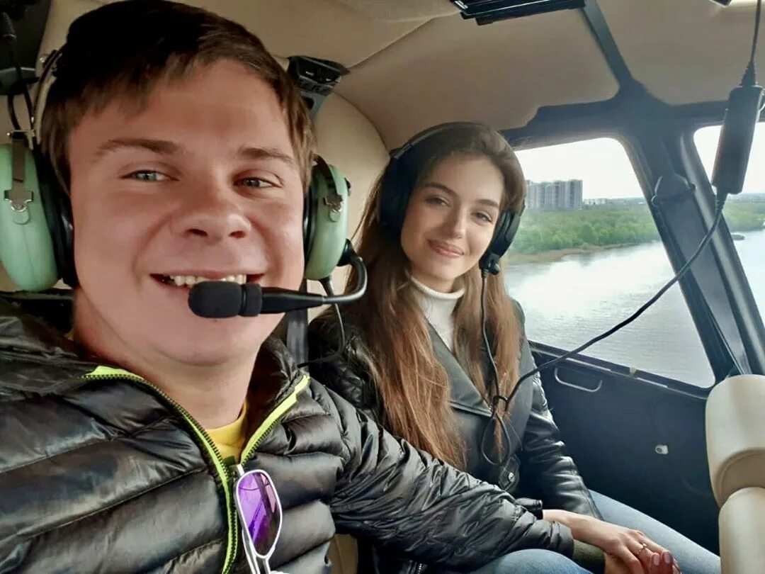 Жена дмитрия комарова мир наизнанку. Жена наоборот. Жена наоборот. Жених и невеста. Жена дмитрия комарова мир наизнанку.