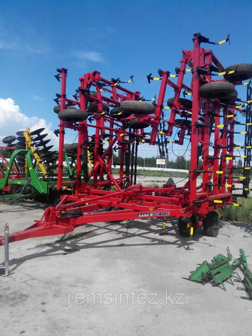 Аналоги культиватор tiger mate ii. Культиватор case tigermate 255 (40,6 ft). Case steiger 500. Культиватор case ih tm-255 подшипник катка. Культиватор eurocult 5000 gregoire besson.
