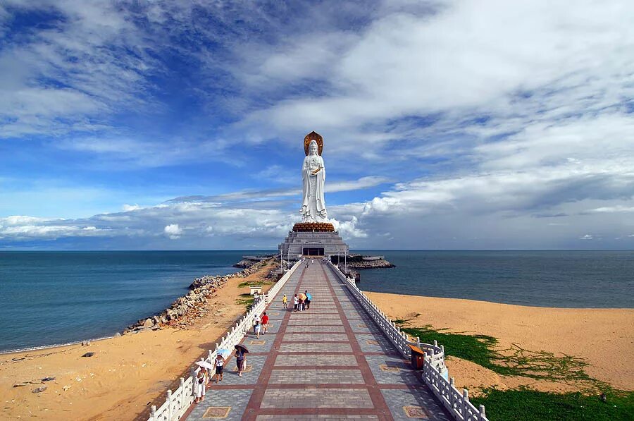 Курорт санья китай. Вьетнам санья пляж. Санья хайнань. Барри бутик отель хайнань. Остров хайнань санья.