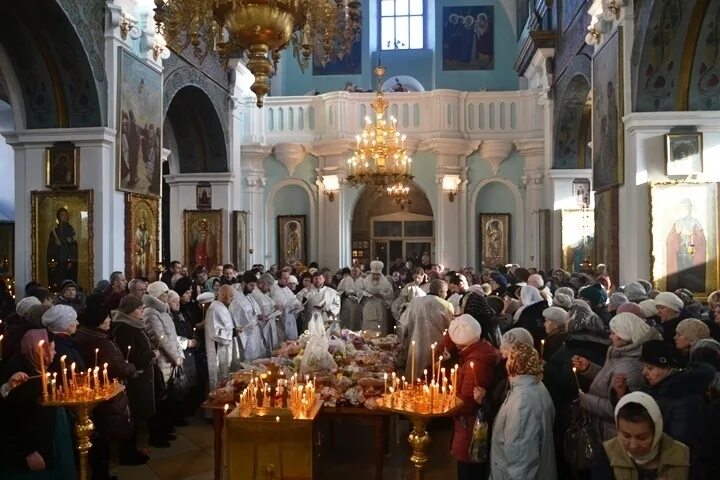 Заупокойное вечернее богослужение. Богослужение вселенской родительской. Парастас. Вечернее богослужение 3 февраля суббота. Богослужение родительской субботы в селе.