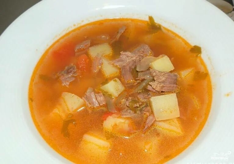 Мясной суп. Суп с говядиной и картошкой. картофельный суп с мясом. суп из говядины с картошкой. картофельный суп с мясом говядины.