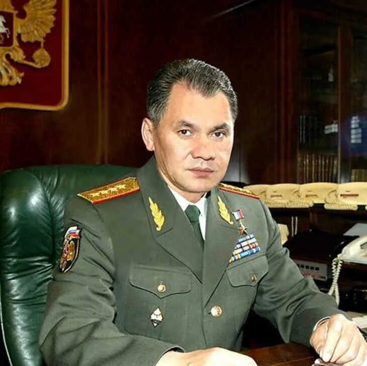 Как стать как шойгу. Шойгу министр мчс.