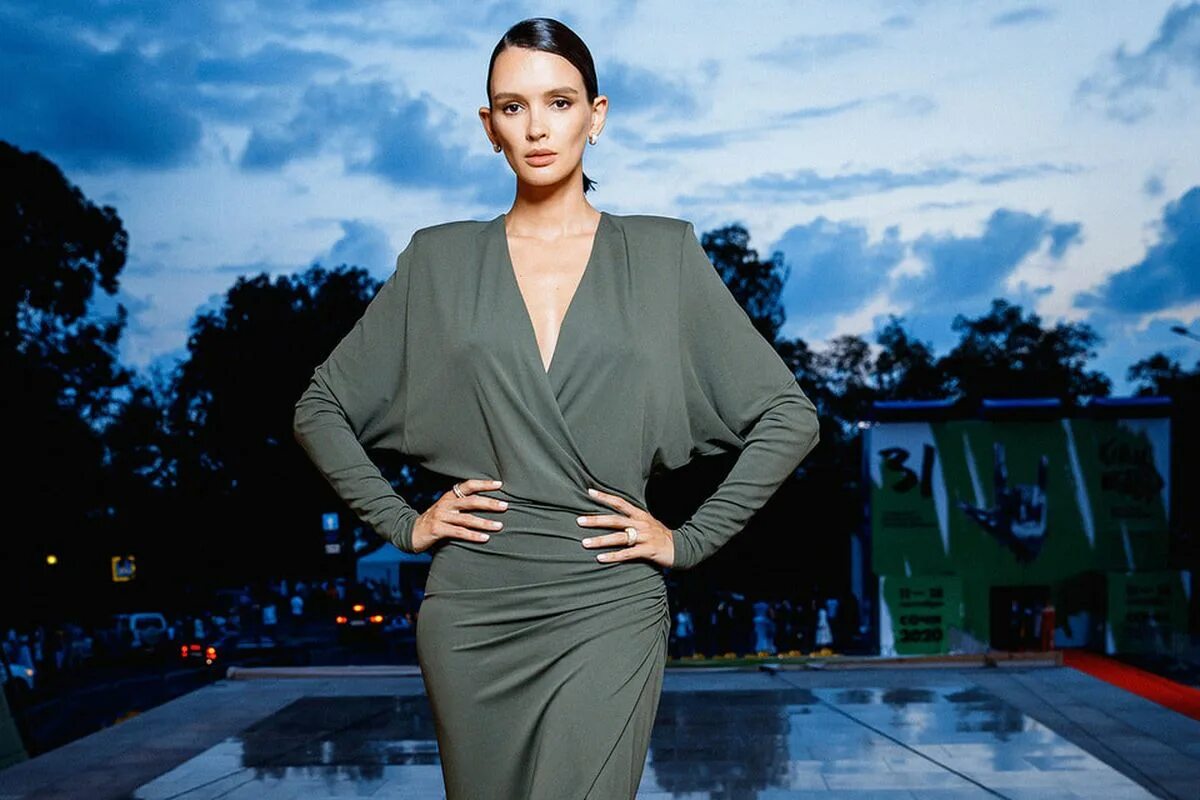 Паулина андрейкова фото. Паулина андреева 2021. Паулина андреева фото. Фильмография паулины андреевой. Паулина андреева 2021.