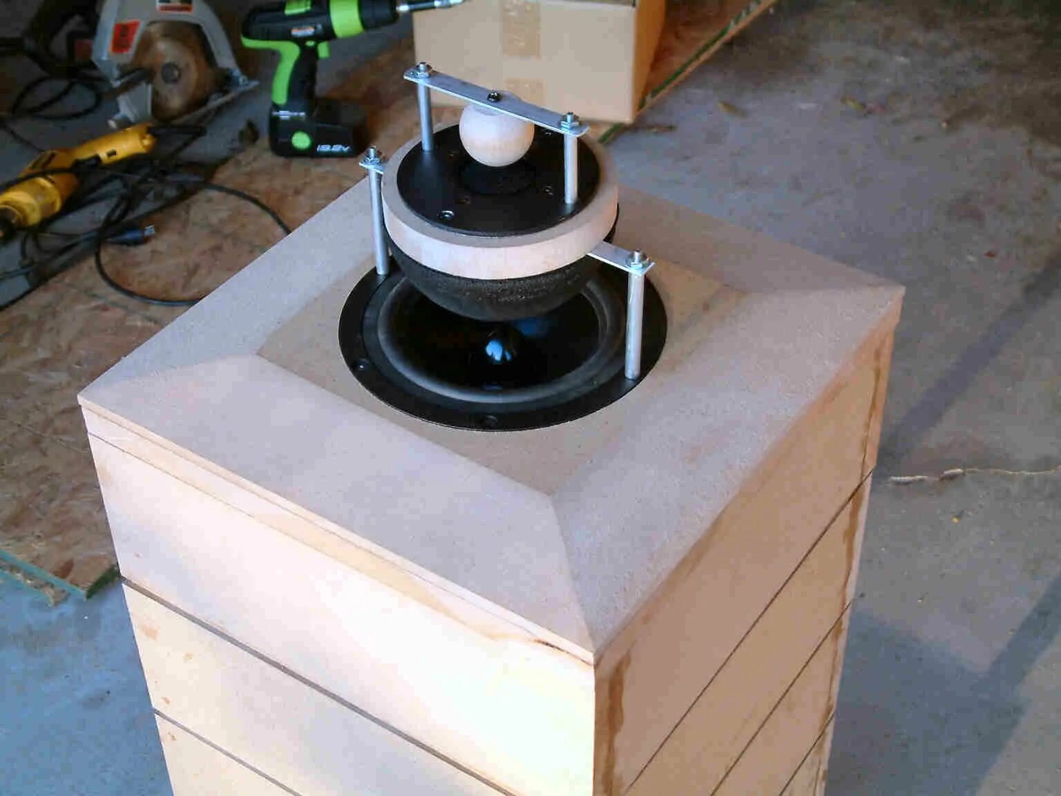 A speaker of the program. Omnidirectional speakers diy. omnidirectional speakers p2. direction speaker. omnidirectional speakers p2 купить.