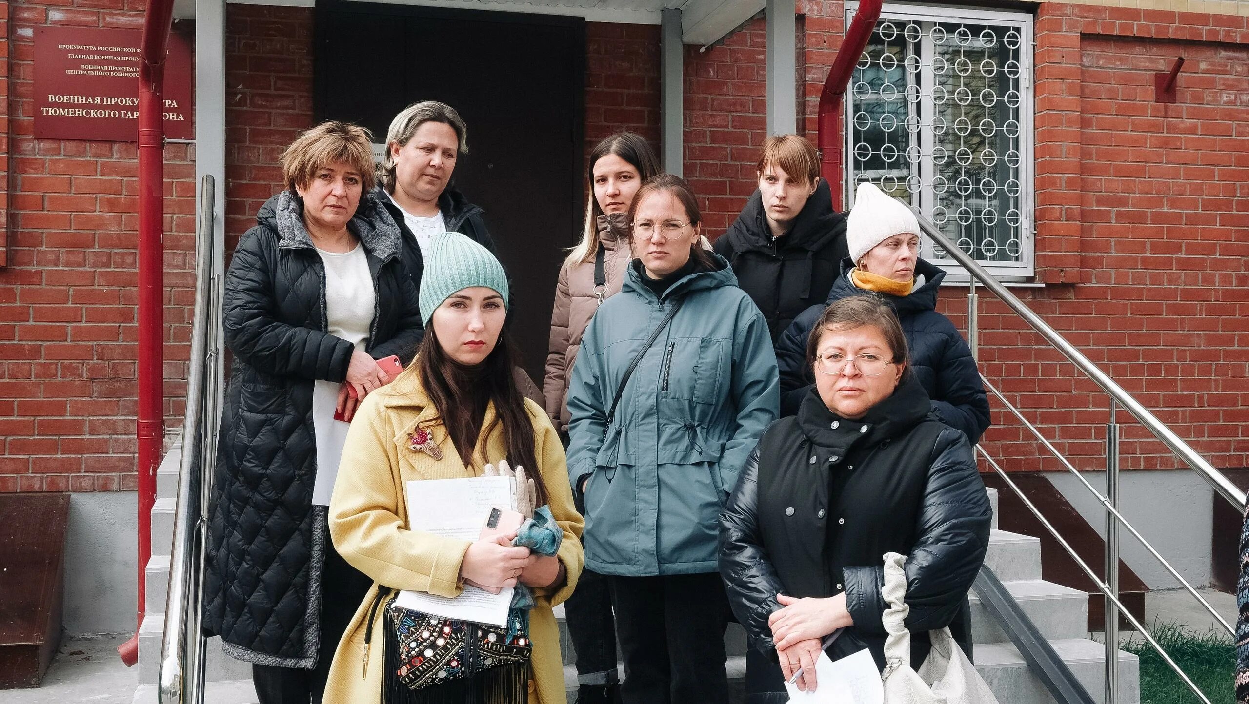 Группа жен мобилизованных. Семьи мобилизованных. жены мобилизованных. жена мобилизованного. мобилизованные артисты.