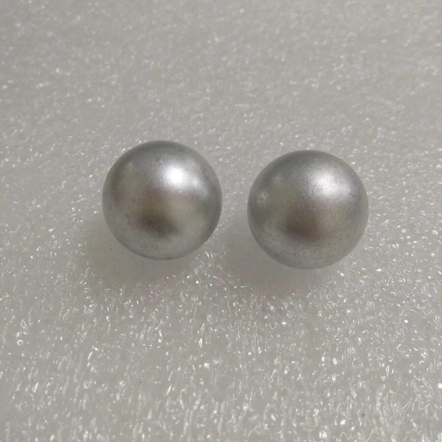 Медный и алюминиевые шары одинаково. Алюминиевый шарик. Шарики из алюминия. Шарики 2мм алюминиевые. Алюминиевые шарики 6 мм с отверстием.