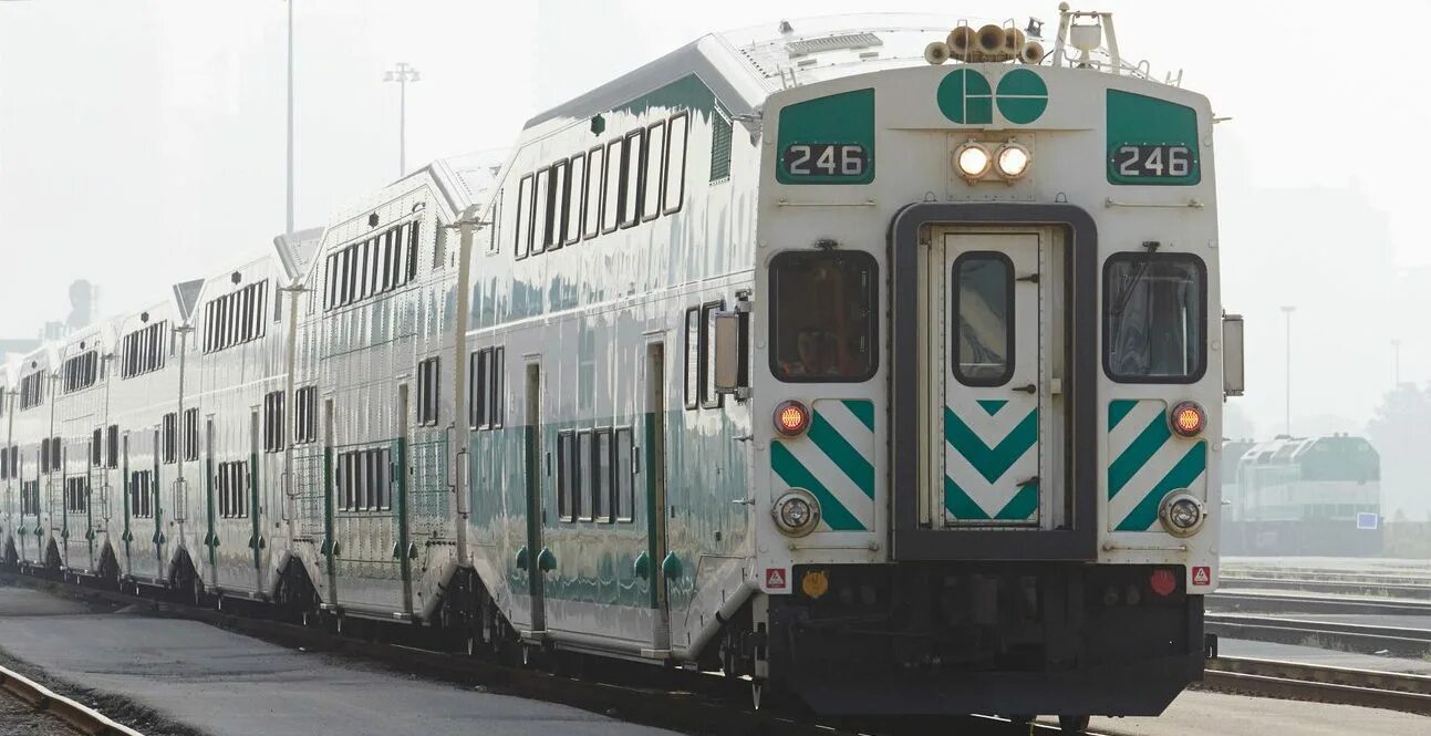 Поезд go Train. Поезда go Toronto. Электрички в Канаде. Go Train Toronto.