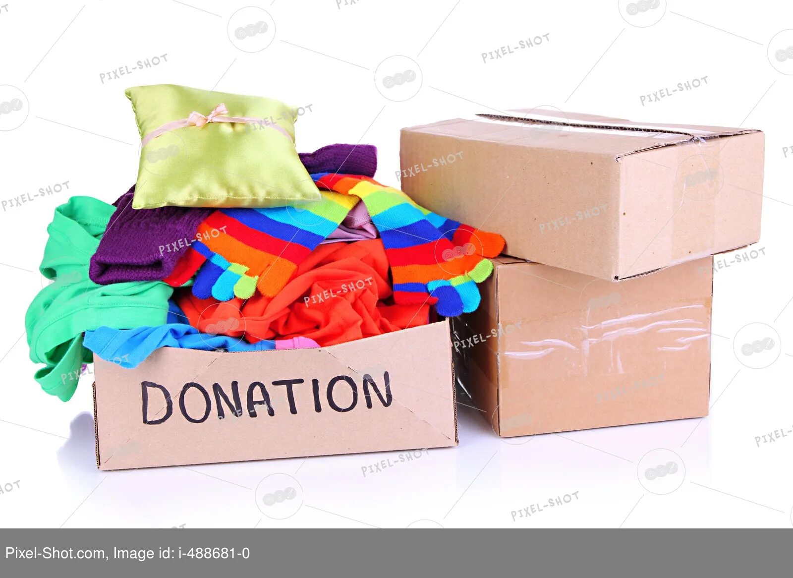 Доната одежда. Коробки для одежды. Коробка для Донейшен. Одежда в коробке. Donation clothes.