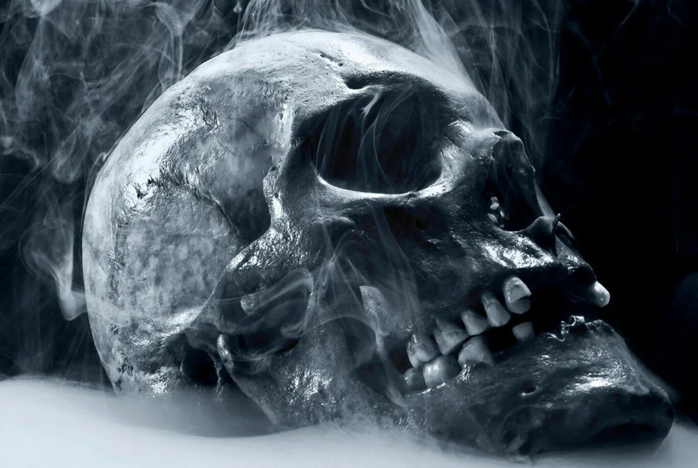 Death smoke. Death smoke. Дым в виде черепа. Дым смерть. Death smoke.