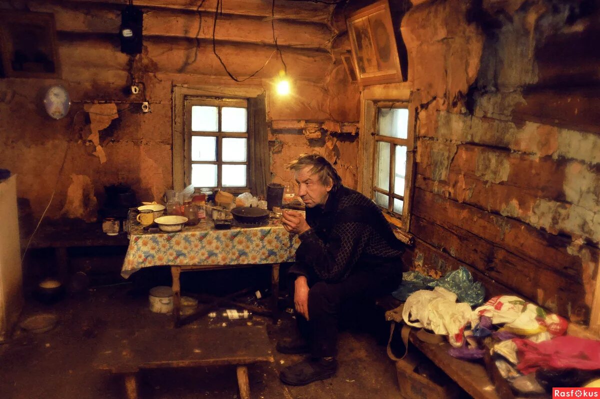 Изба внутри. Крестьянская изба. Скамья в избе. Изба дрочильня. Светелка и светлица в избе.