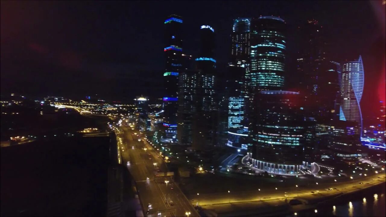 Полет над Москва Сити. Москва Сити видеоролик. Москва Сити ночью дроны. VR полет над Москвой Москва Сити.