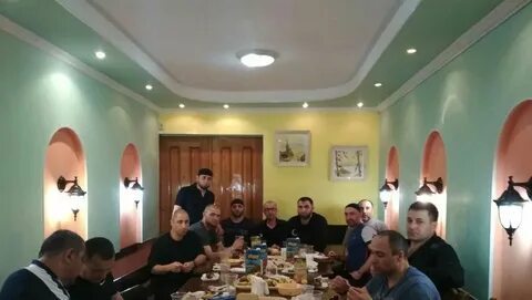 Застолье в колонии